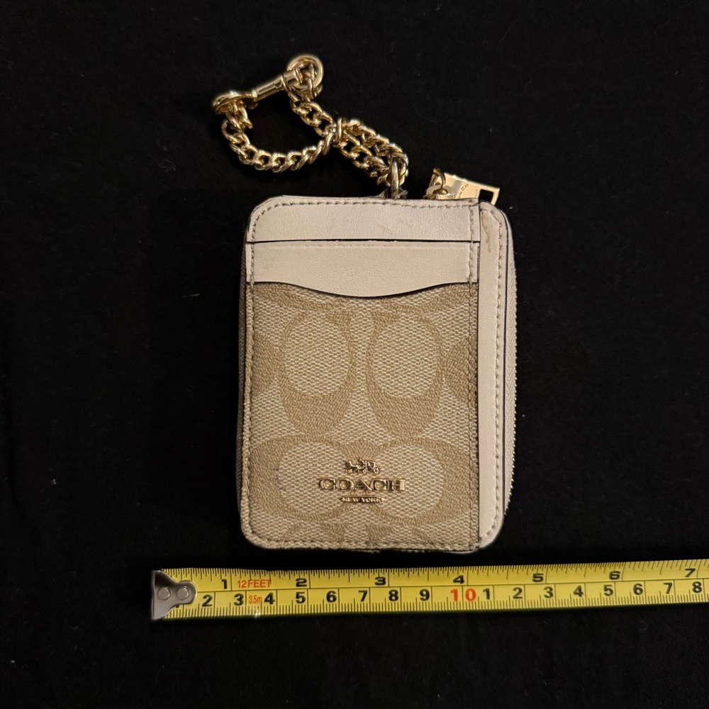 NWOT Coach Zip Card Case in Signature Canvas